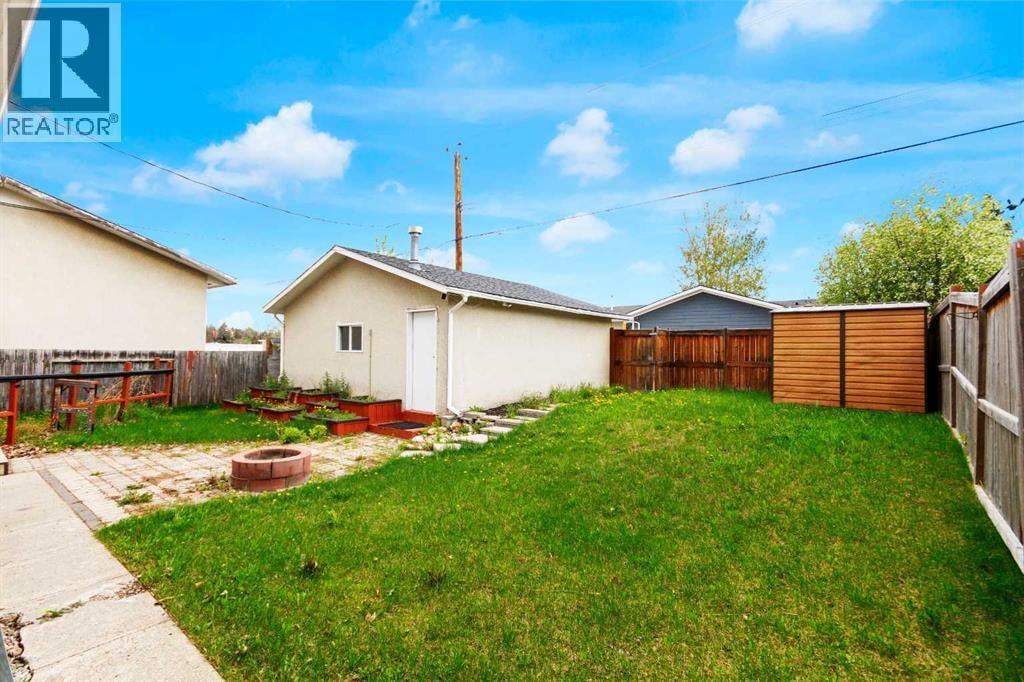 452 Queen Alexandra Way SE — photo 35