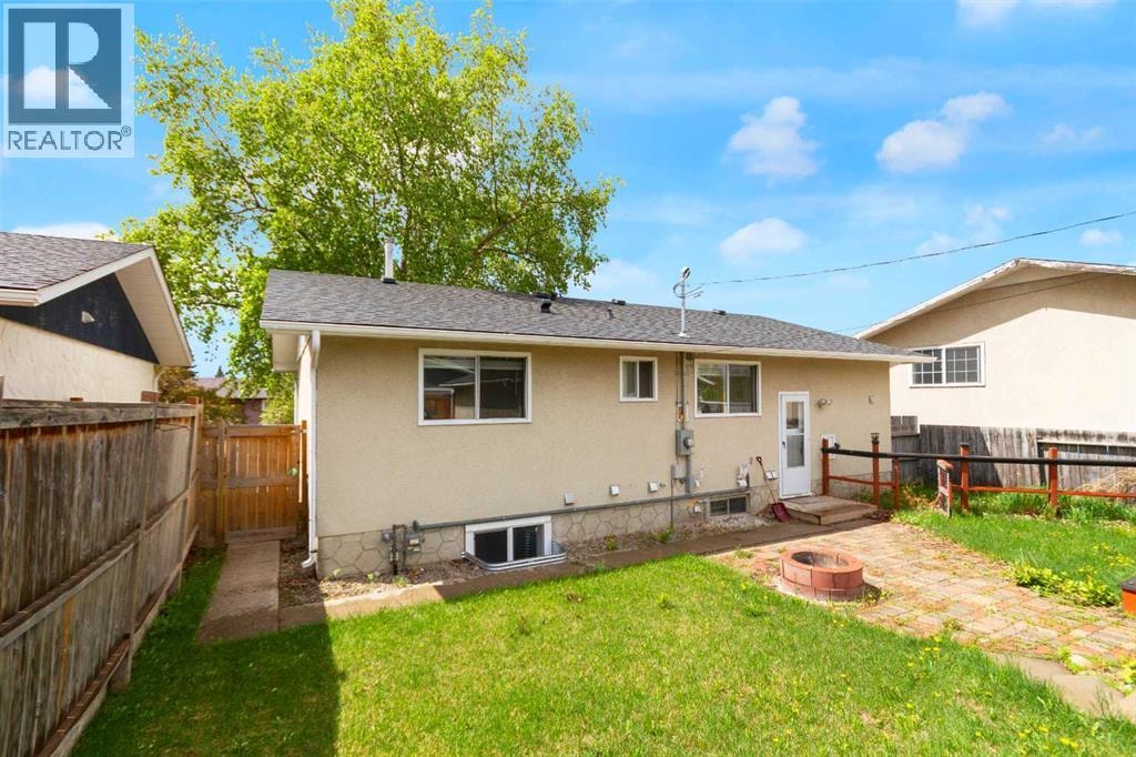 452 Queen Alexandra Way SE — photo 36