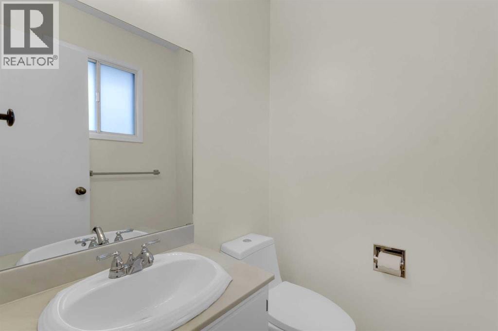 452 Queen Alexandra Way SE — photo 18