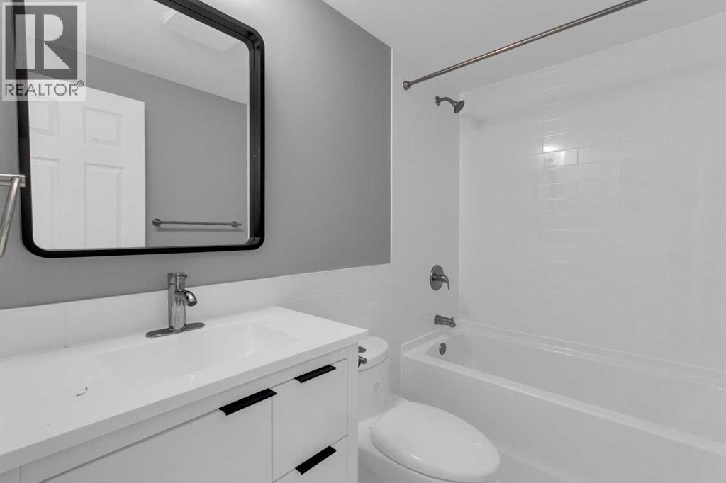 452 Queen Alexandra Way SE — photo 32