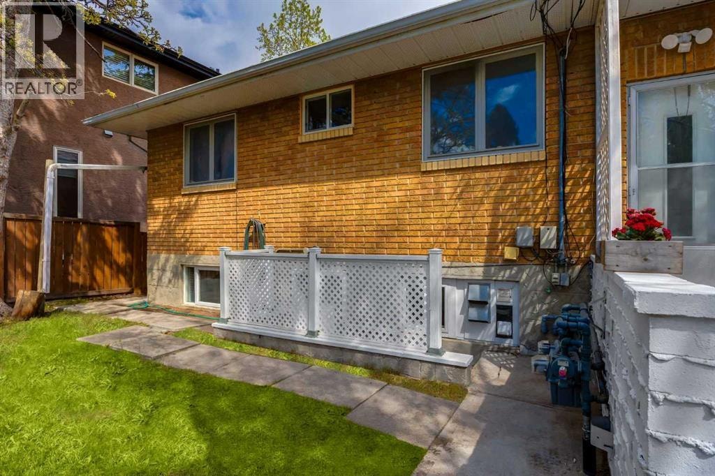 1415 43 Street SW — photo 12