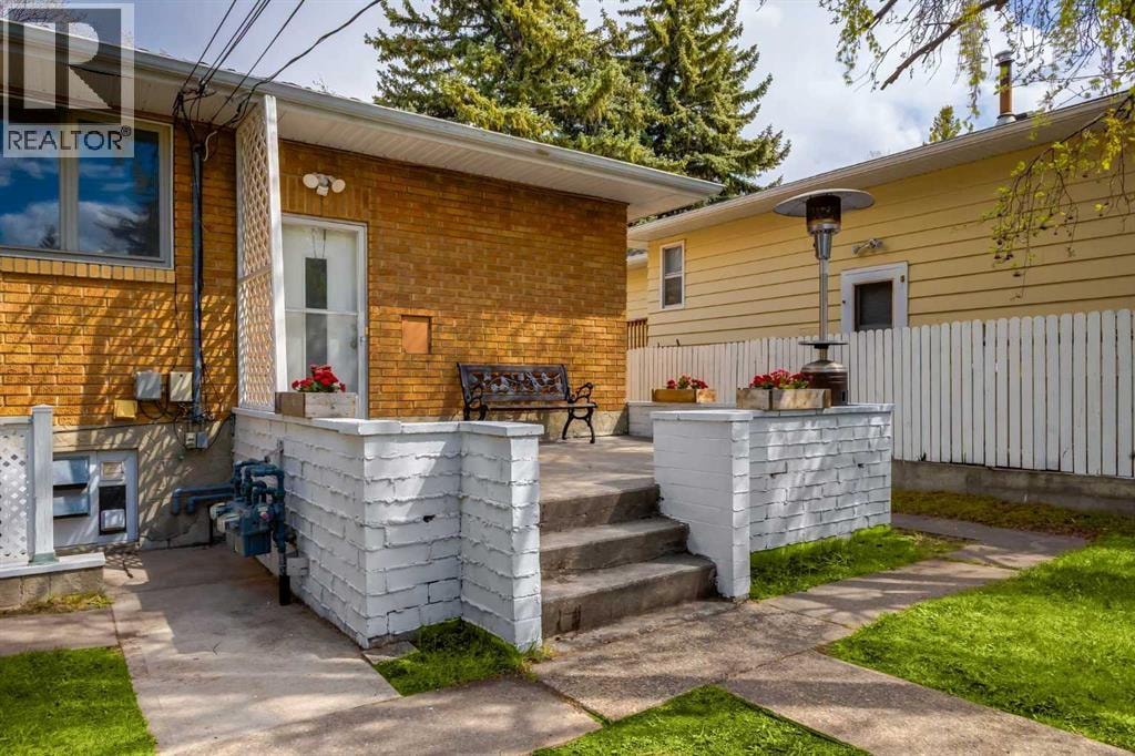 1415 43 Street SW — photo 11
