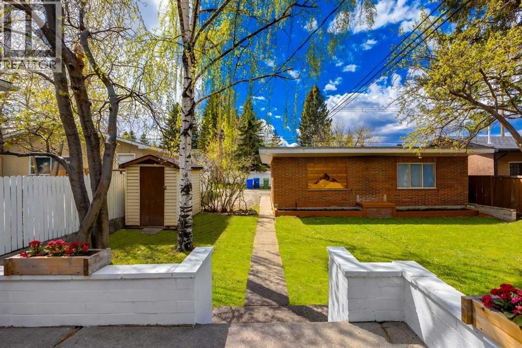 1415 43 Street SW — photo 2