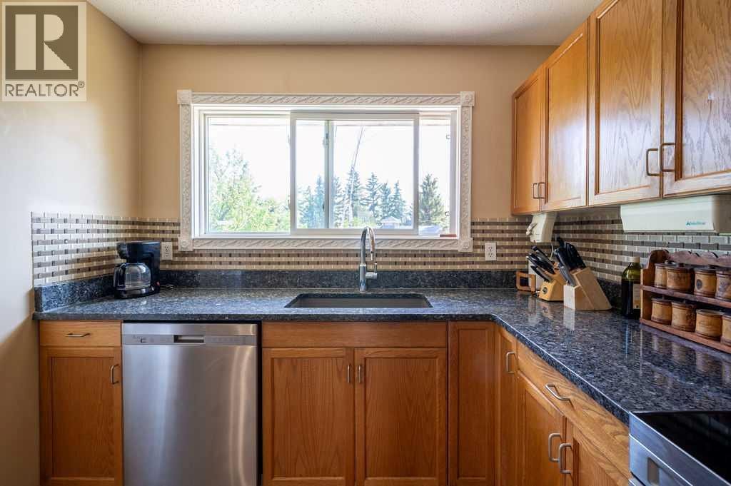 139 Maitland Road NE — photo 12