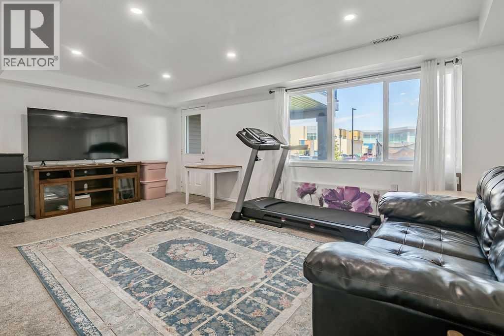 665 Hillcrest Road SW — photo 23