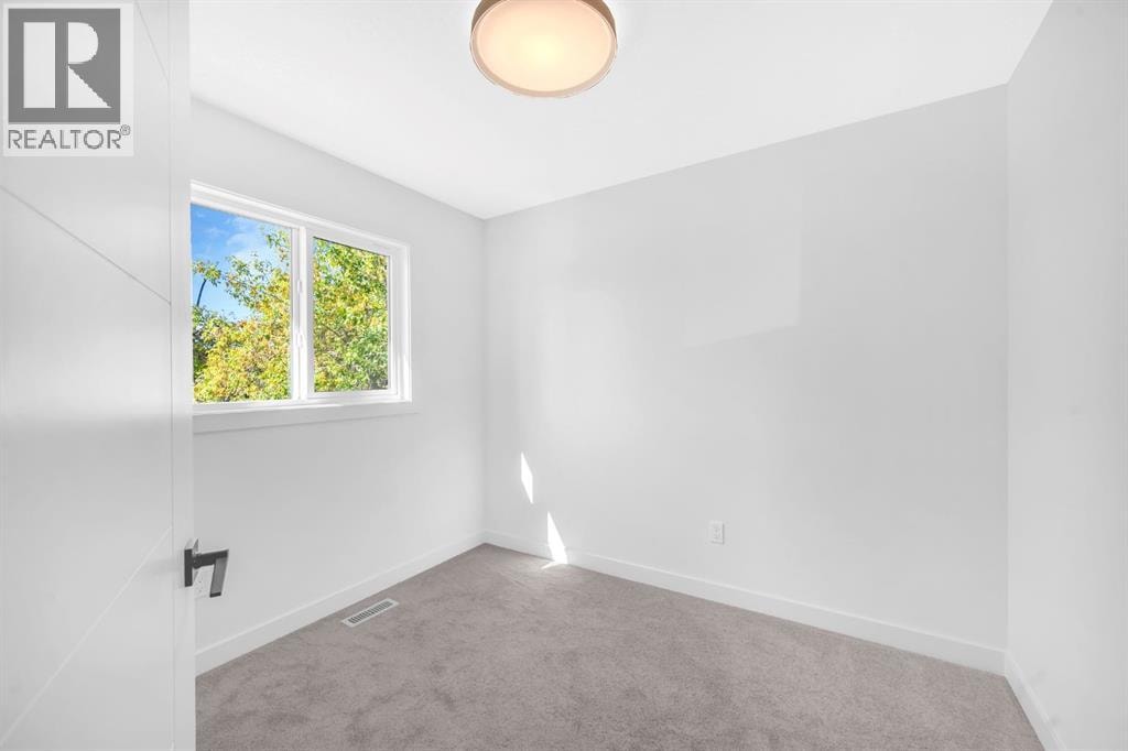 1846 24 Avenue NW — photo 33