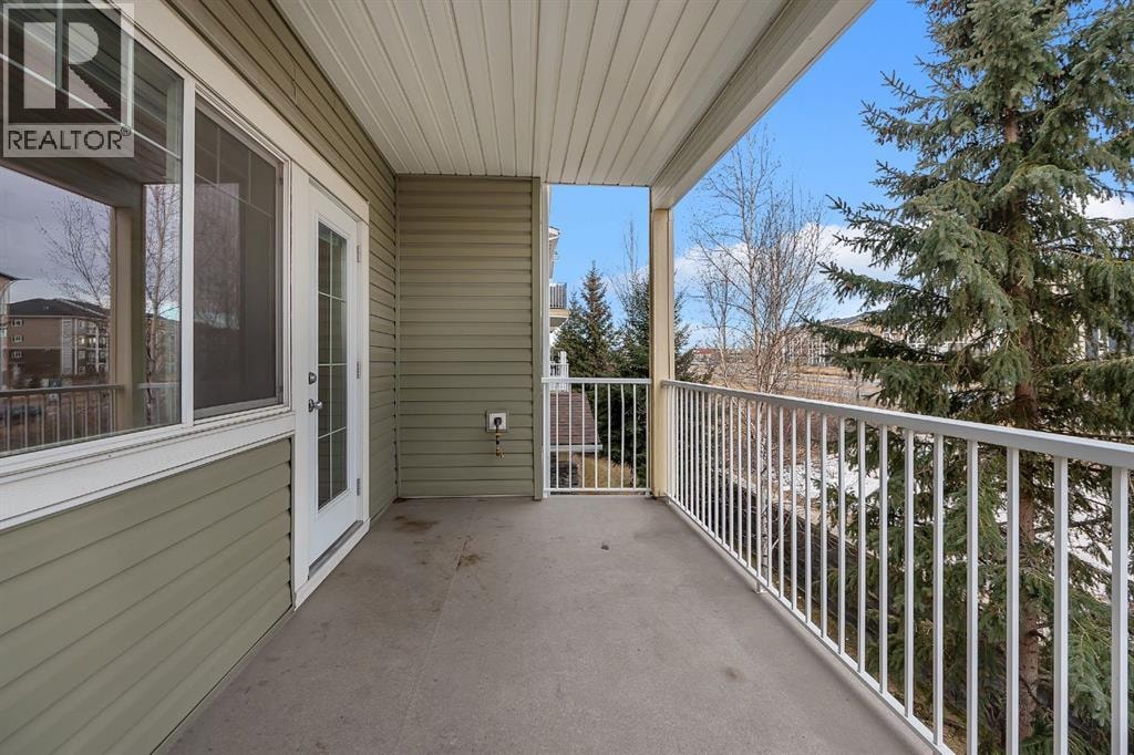 2202, 4 Kingsland Close SE — photo 22