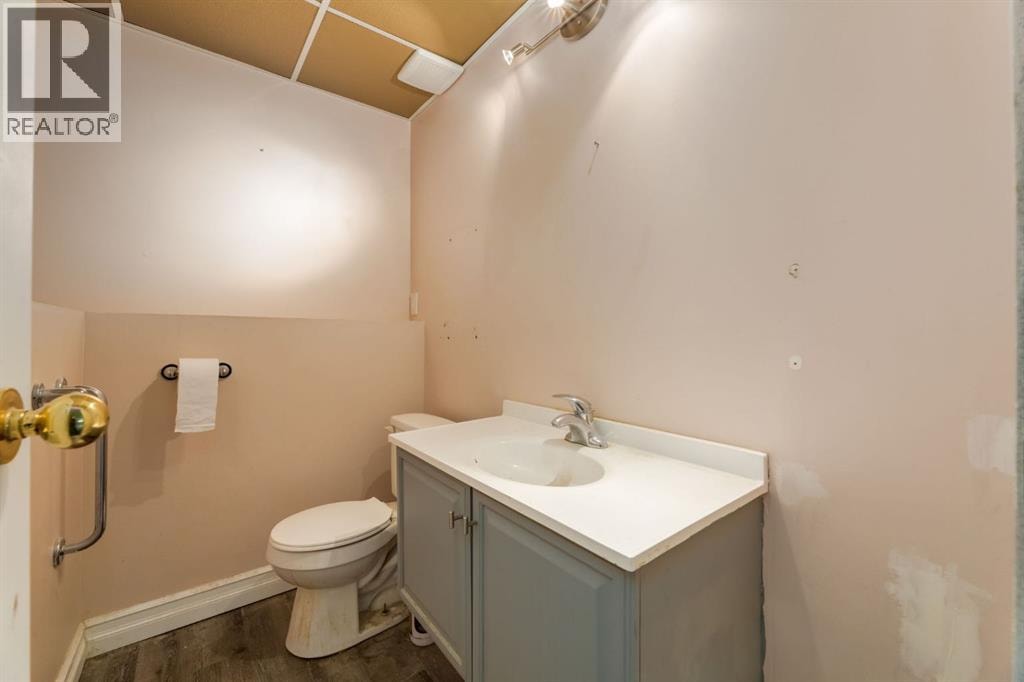 3 Berwick Close NW — photo 17