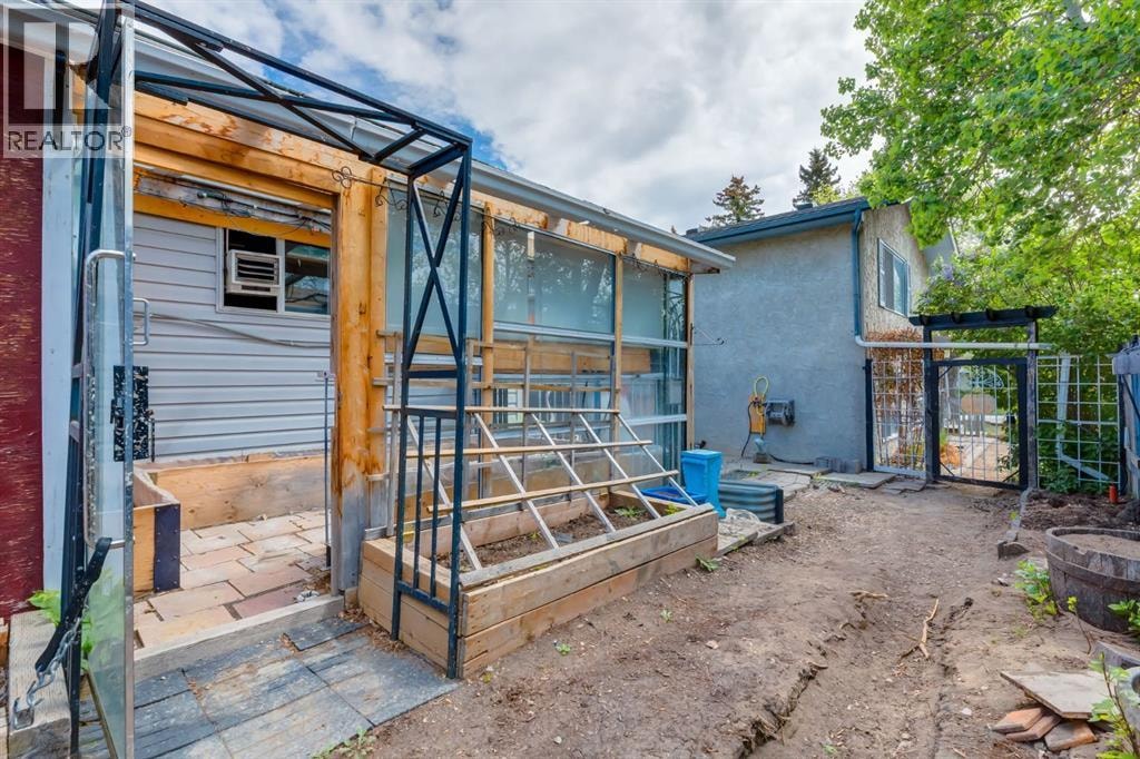 3 Berwick Close NW — photo 19