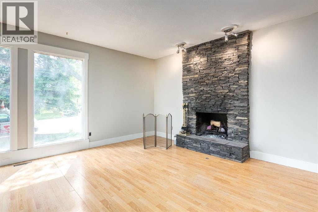 3 Berwick Close NW — photo 2