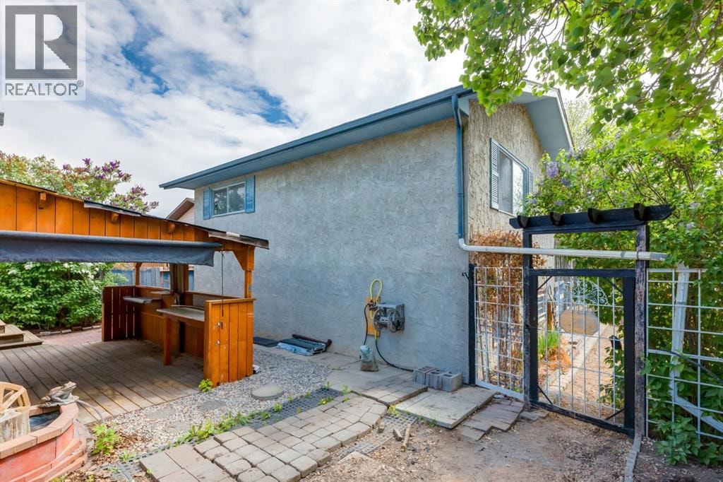 3 Berwick Close NW — photo 20