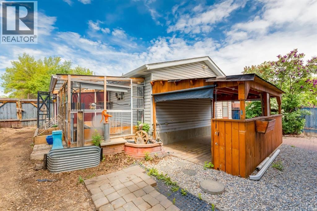 3 Berwick Close NW — photo 21
