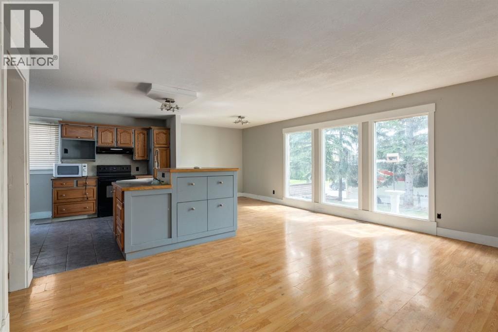 3 Berwick Close NW — photo 4
