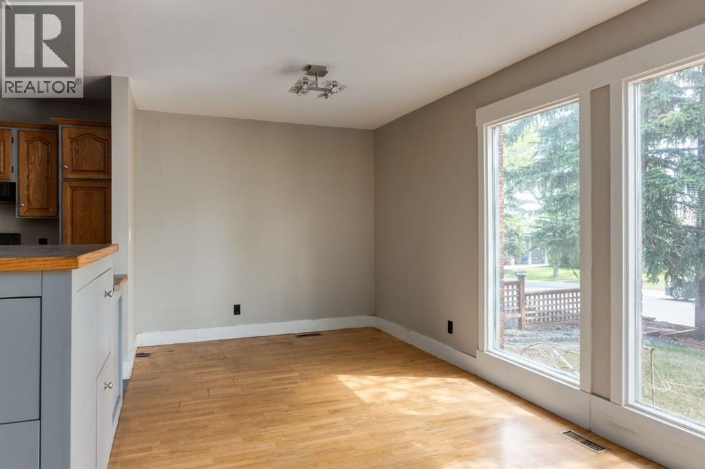 3 Berwick Close NW — photo 6