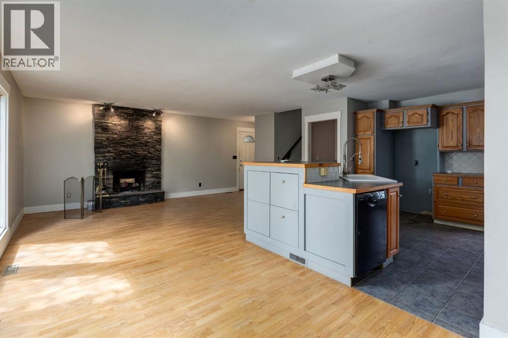 3 Berwick Close NW — photo 8