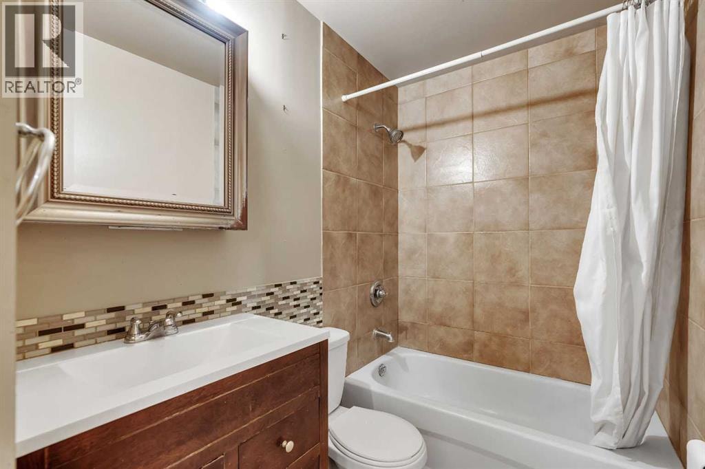 604 56 Avenue SW — photo 14