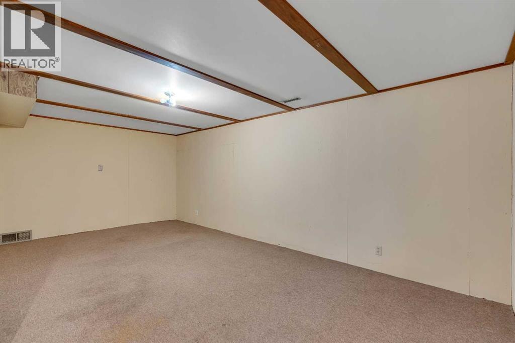604 56 Avenue SW — photo 18