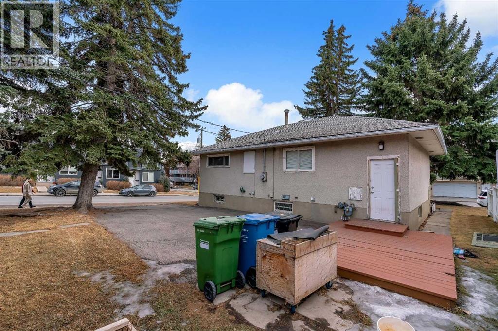 604 56 Avenue SW — photo 22