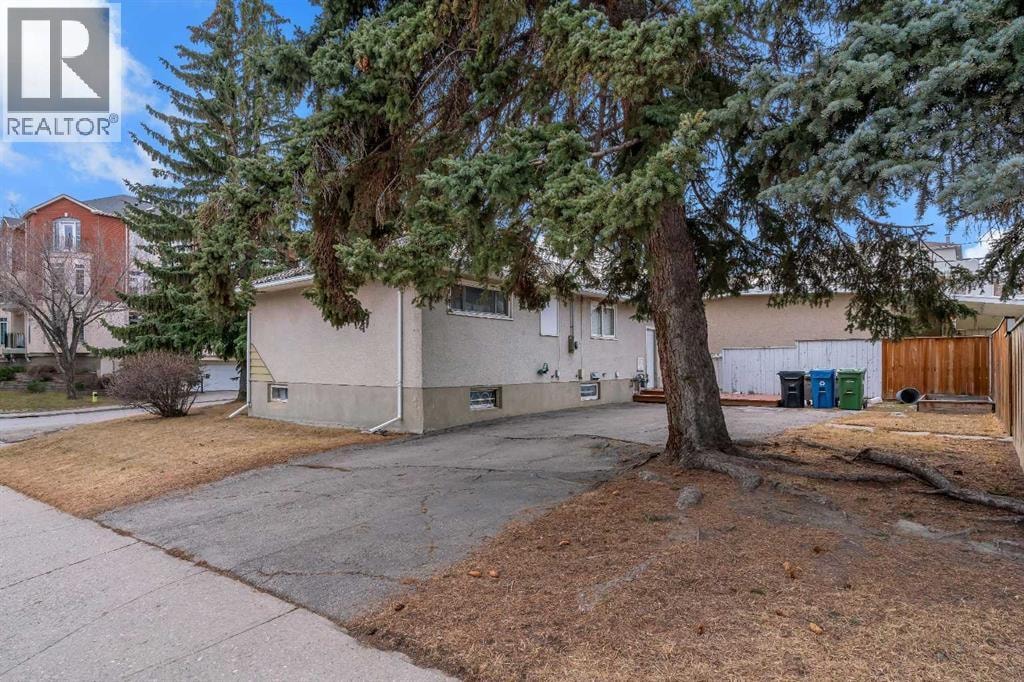 604 56 Avenue SW — photo 23