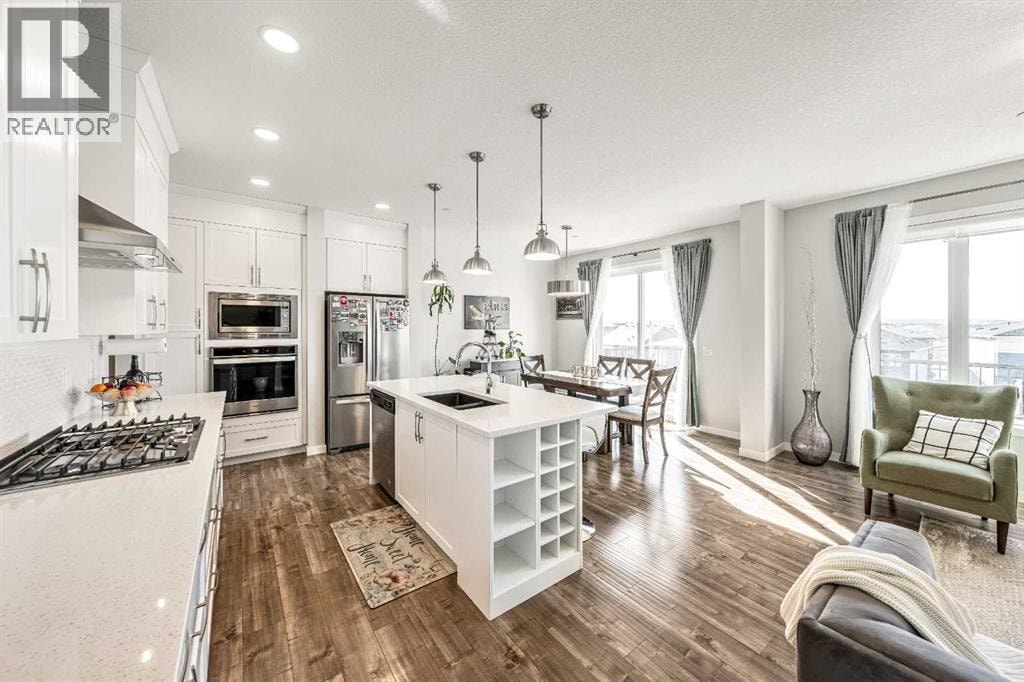 240 Lucas Crescent NW — photo 12