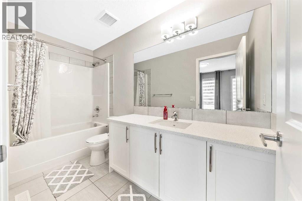 240 Lucas Crescent NW — photo 34