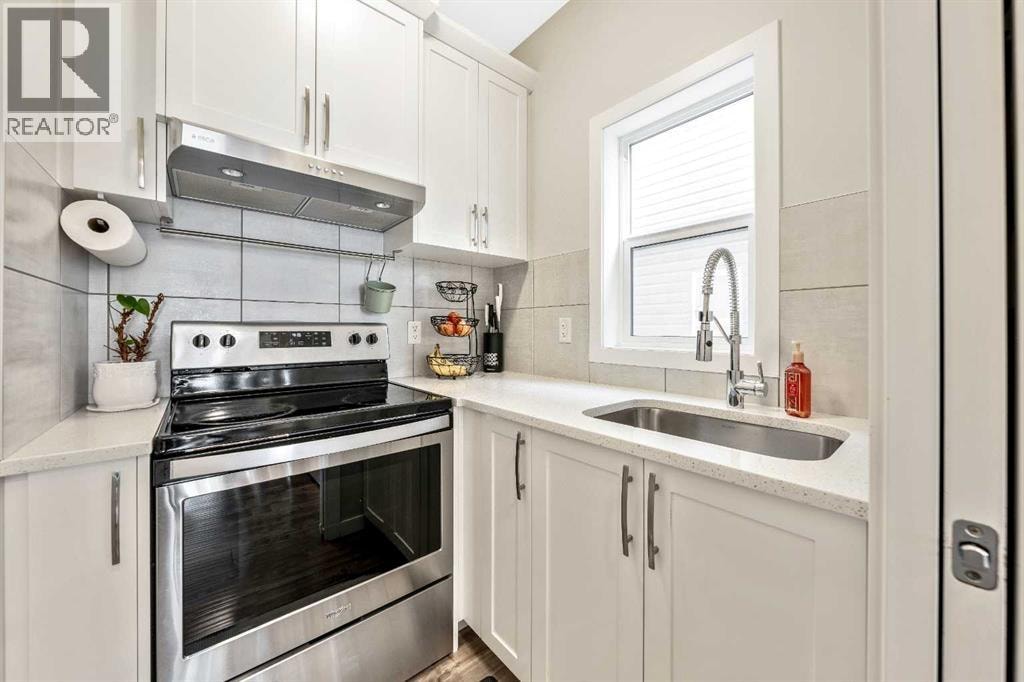240 Lucas Crescent NW — photo 19