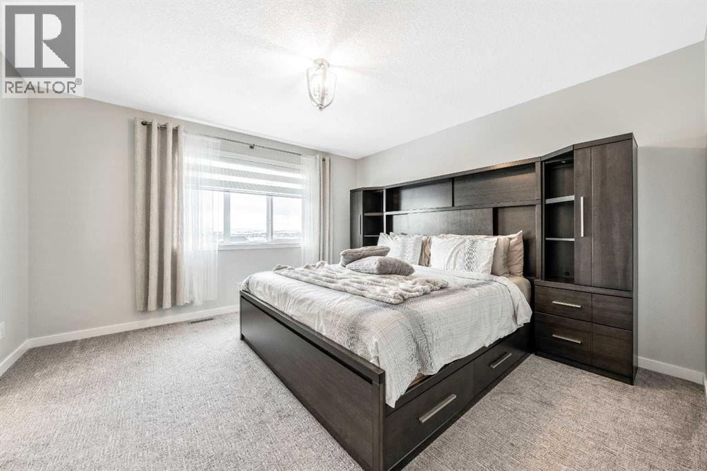 240 Lucas Crescent NW — photo 26