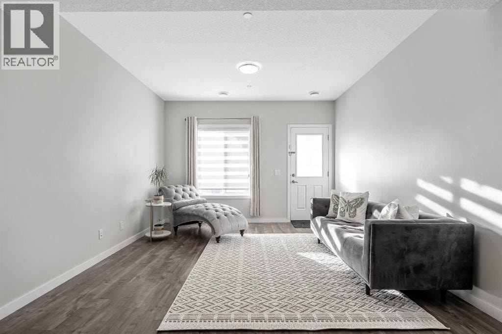 240 Lucas Crescent NW — photo 36