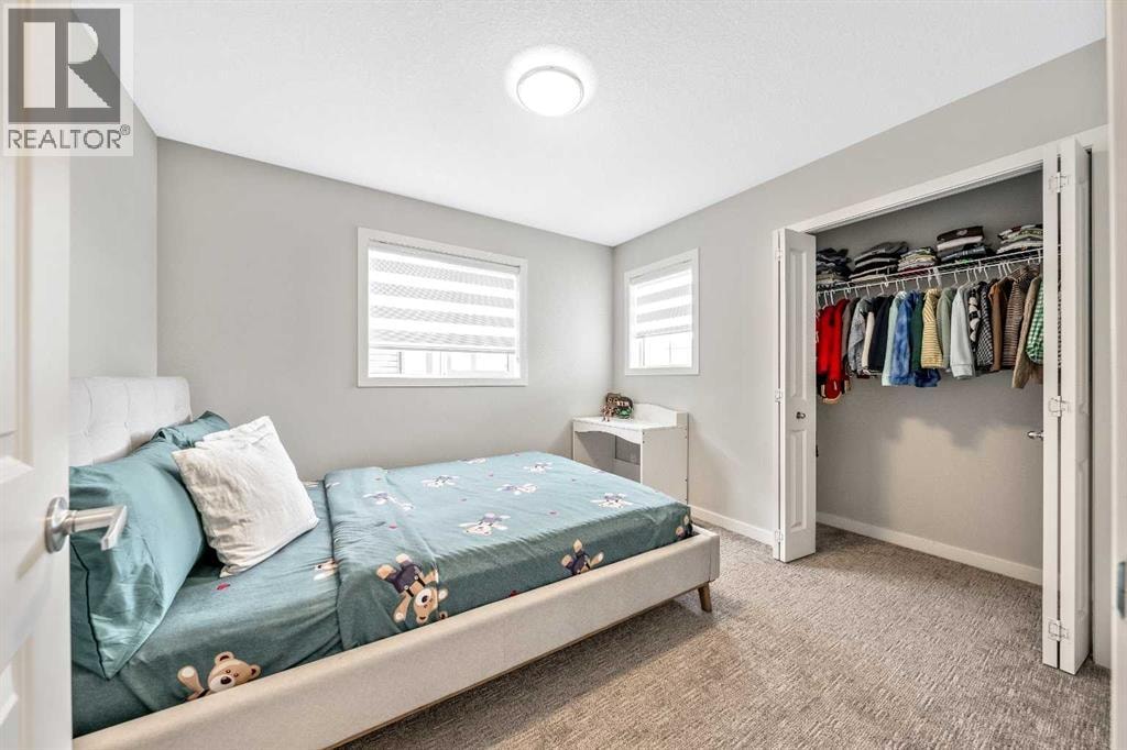 240 Lucas Crescent NW — photo 31