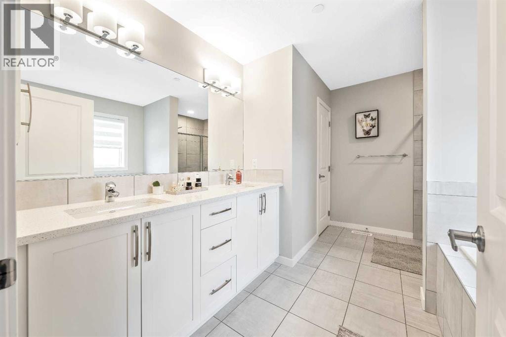 240 Lucas Crescent NW — photo 30