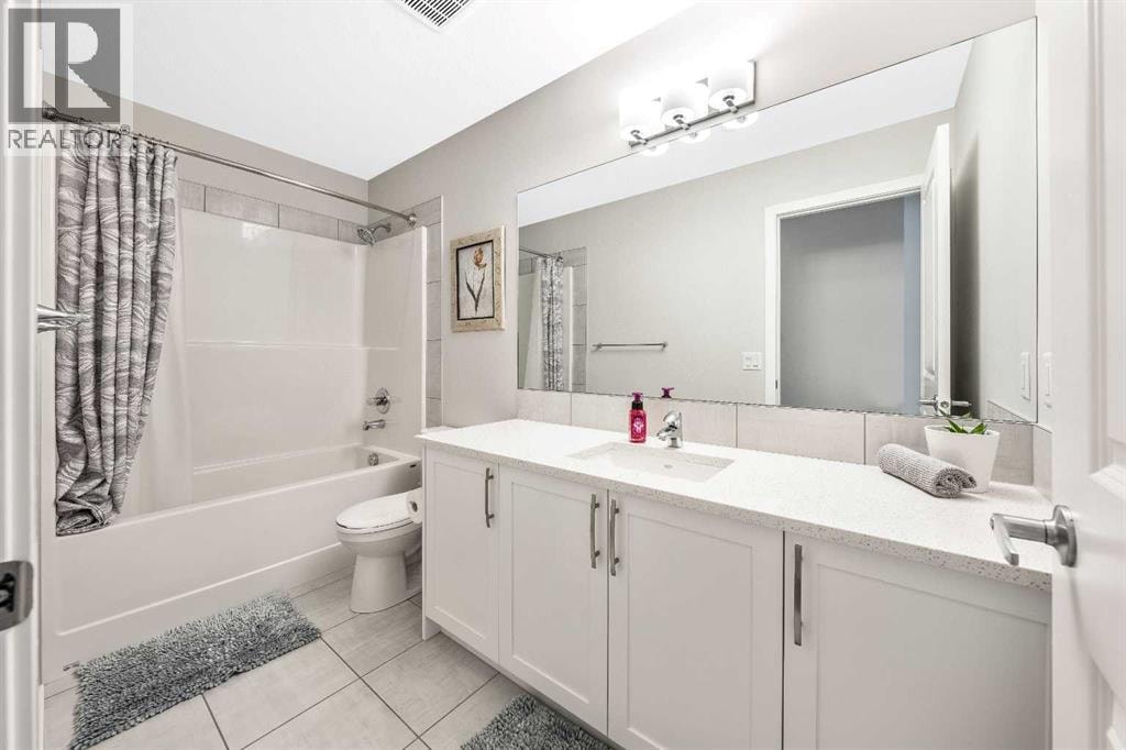 240 Lucas Crescent NW — photo 29