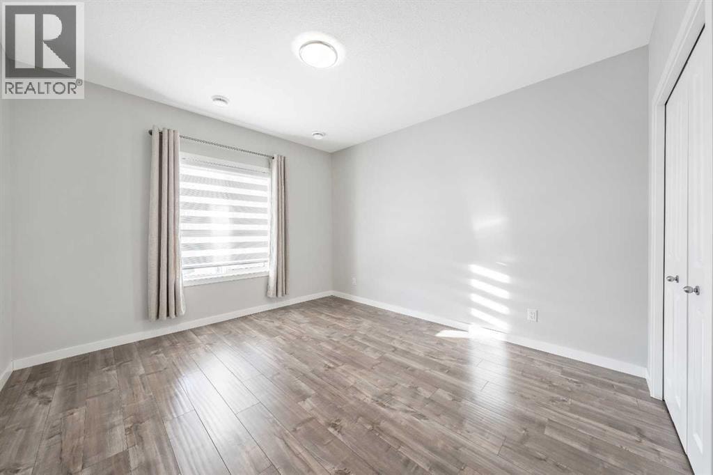 240 Lucas Crescent NW — photo 39