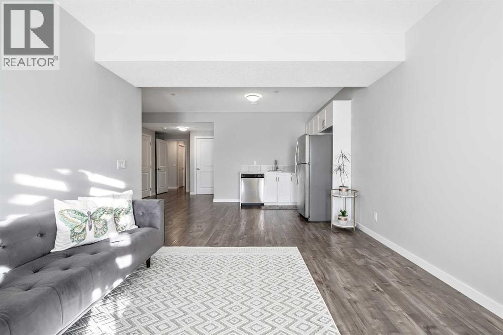 240 Lucas Crescent NW — photo 38