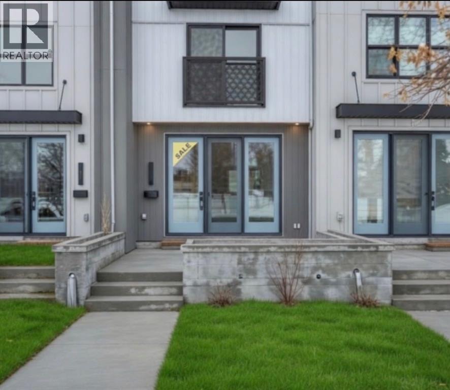 645 53 Avenue SW — photo 2