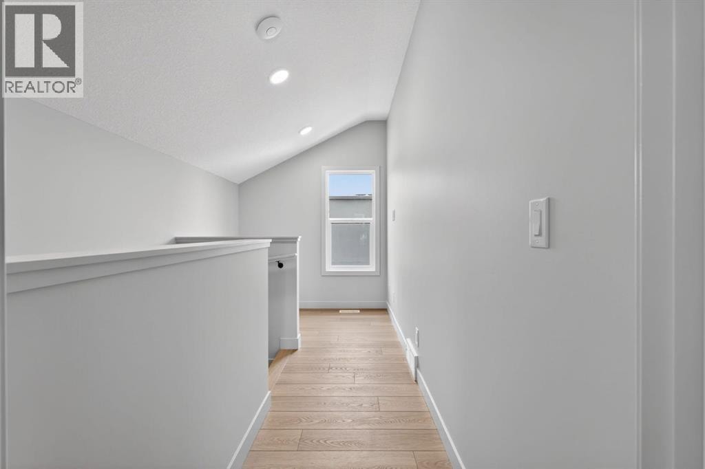 645 53 Avenue SW — photo 16