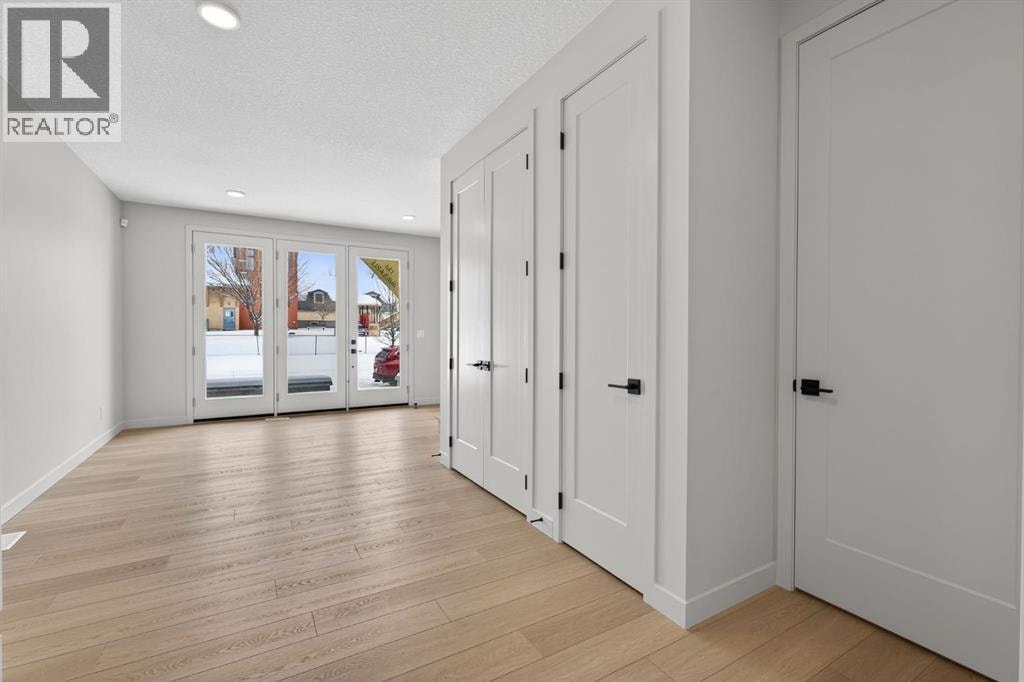 645 53 Avenue SW — photo 3
