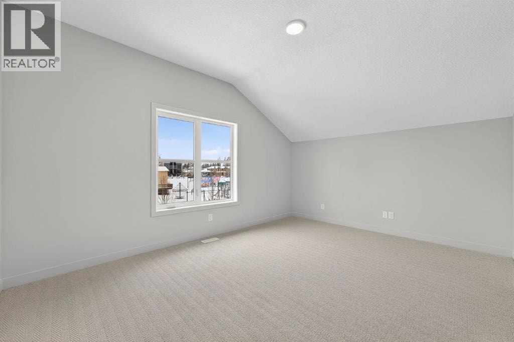 645 53 Avenue SW — photo 12