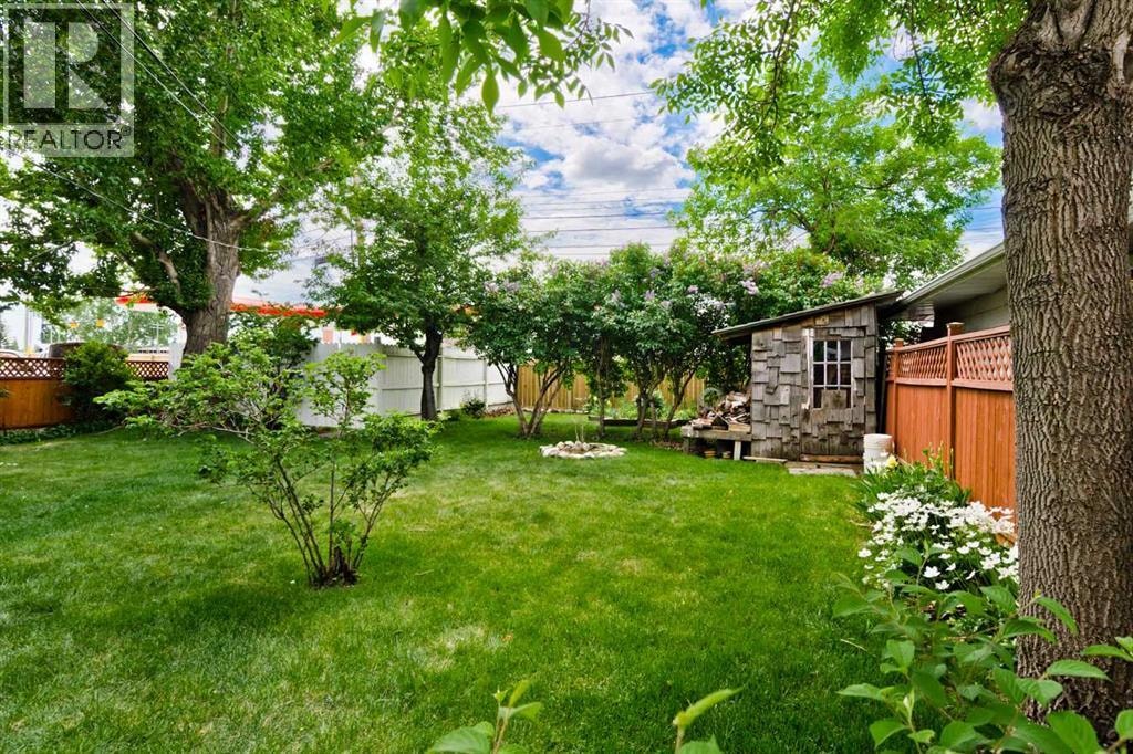 617 17 Avenue NE — photo 21