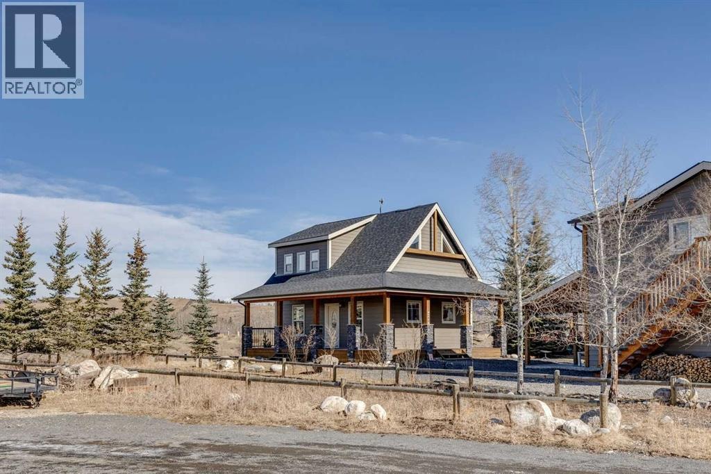 240 Cottageclub Crescent — photo 2