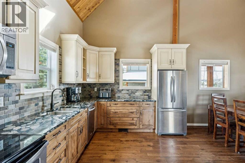 240 Cottageclub Crescent — photo 6