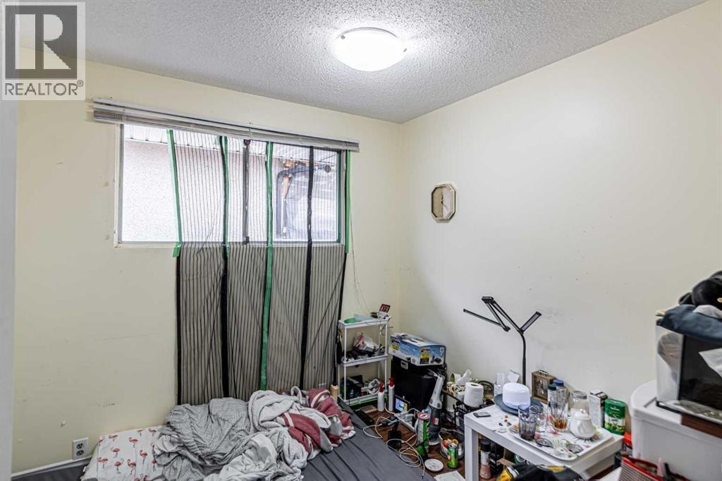 121 Margate Close NE — photo 13