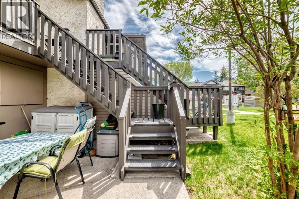 51 Cedar Springs Gardens SW — photo 2
