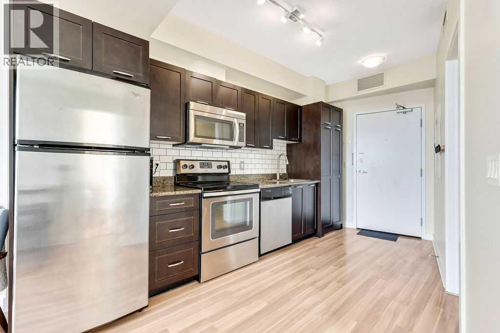 1906, 3830 Brentwood Road NW — photo 8