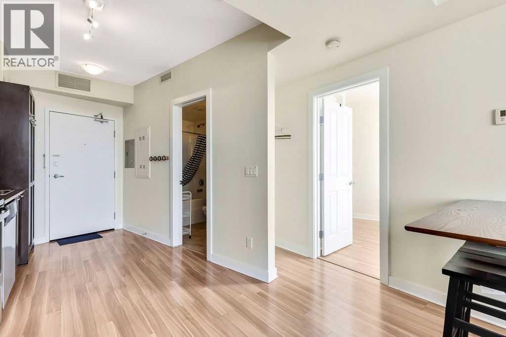 1906, 3830 Brentwood Road NW — photo 9