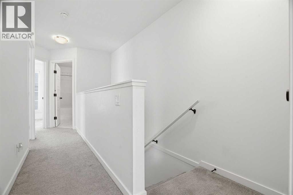 32 Walgrove Common SE — photo 27