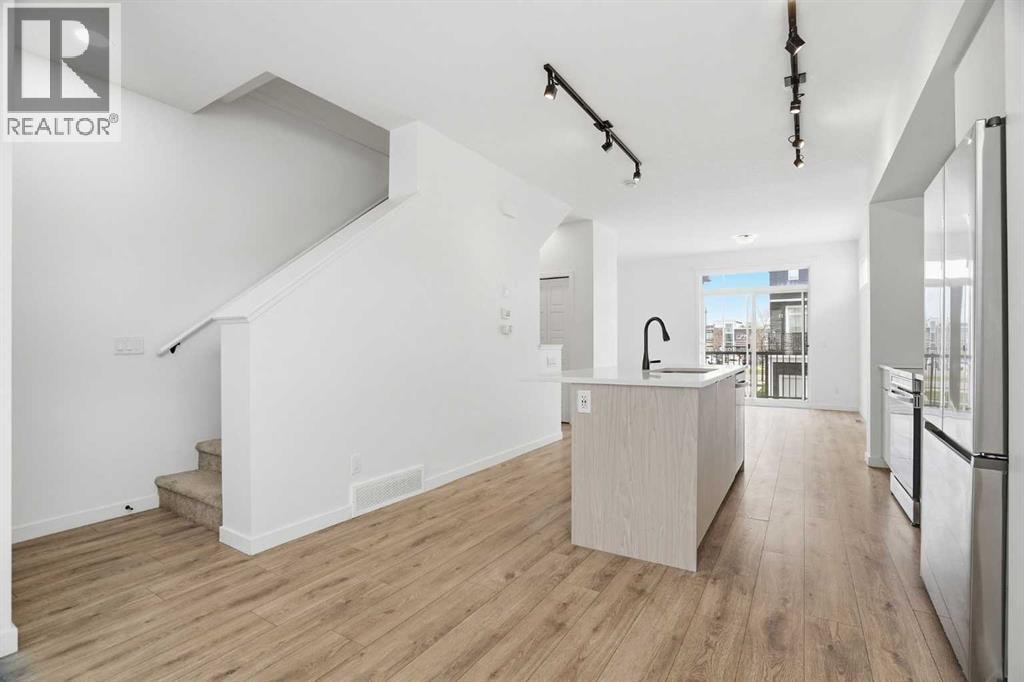 32 Walgrove Common SE — photo 6