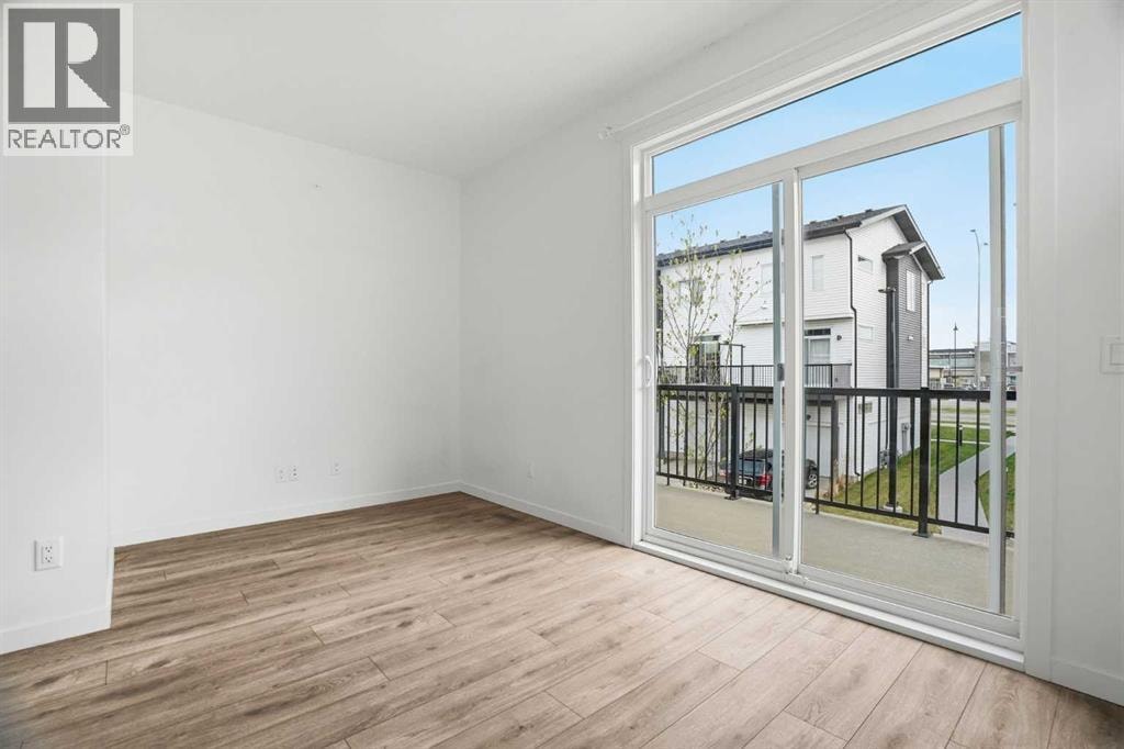 32 Walgrove Common SE — photo 8