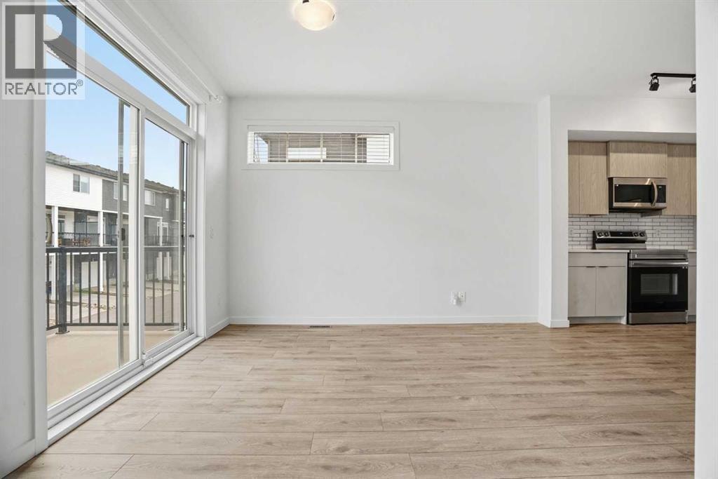 32 Walgrove Common SE — photo 11