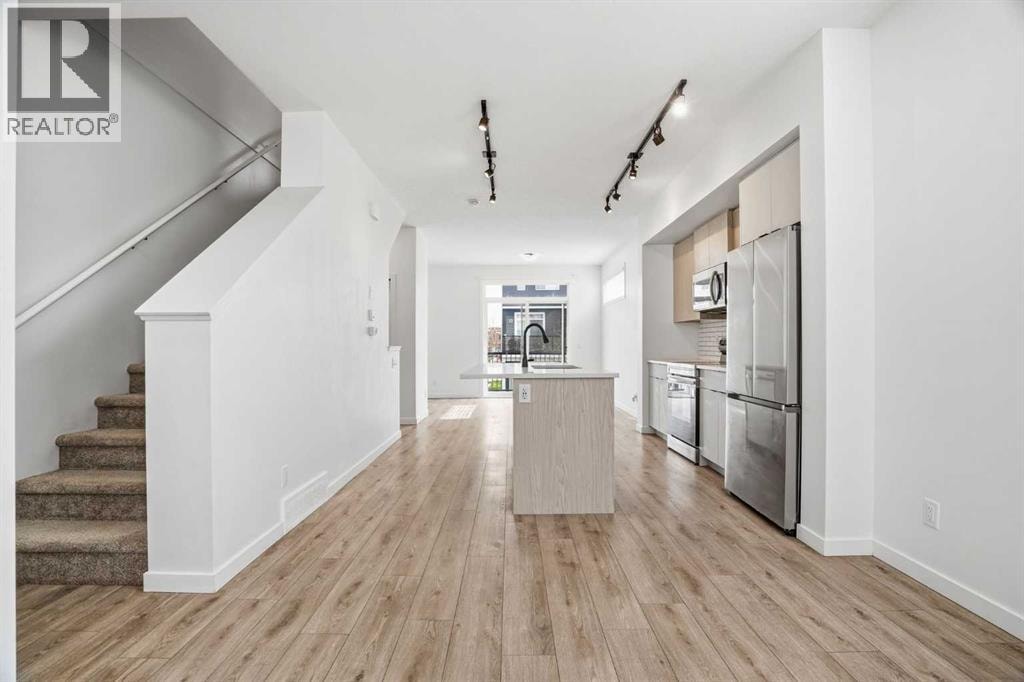 32 Walgrove Common SE — photo 16