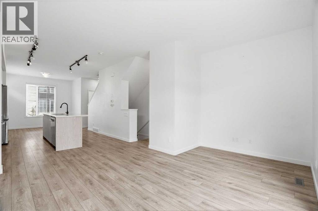 32 Walgrove Common SE — photo 17